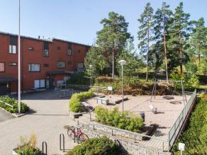 Sprintin ja Startin yhteinen leikkipiha.